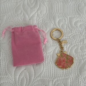 NWOT Lilly Pulitzer Keychain w/Pink Velour Storage Case in Pattern Shell Yeah!